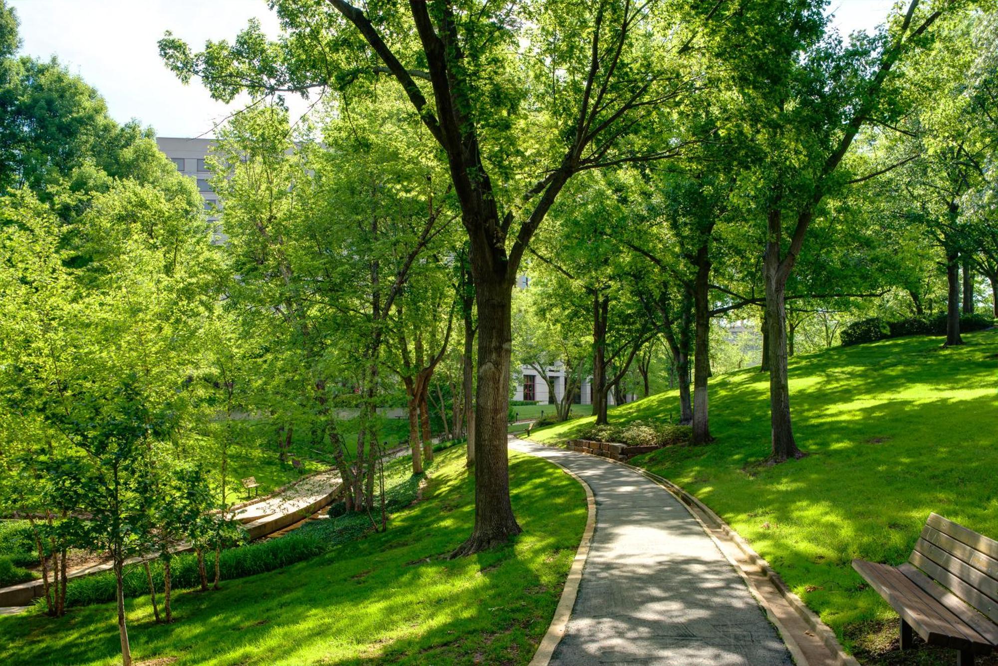 Doubletree By Hilton Tulsa - Warren Place Экстерьер фото
